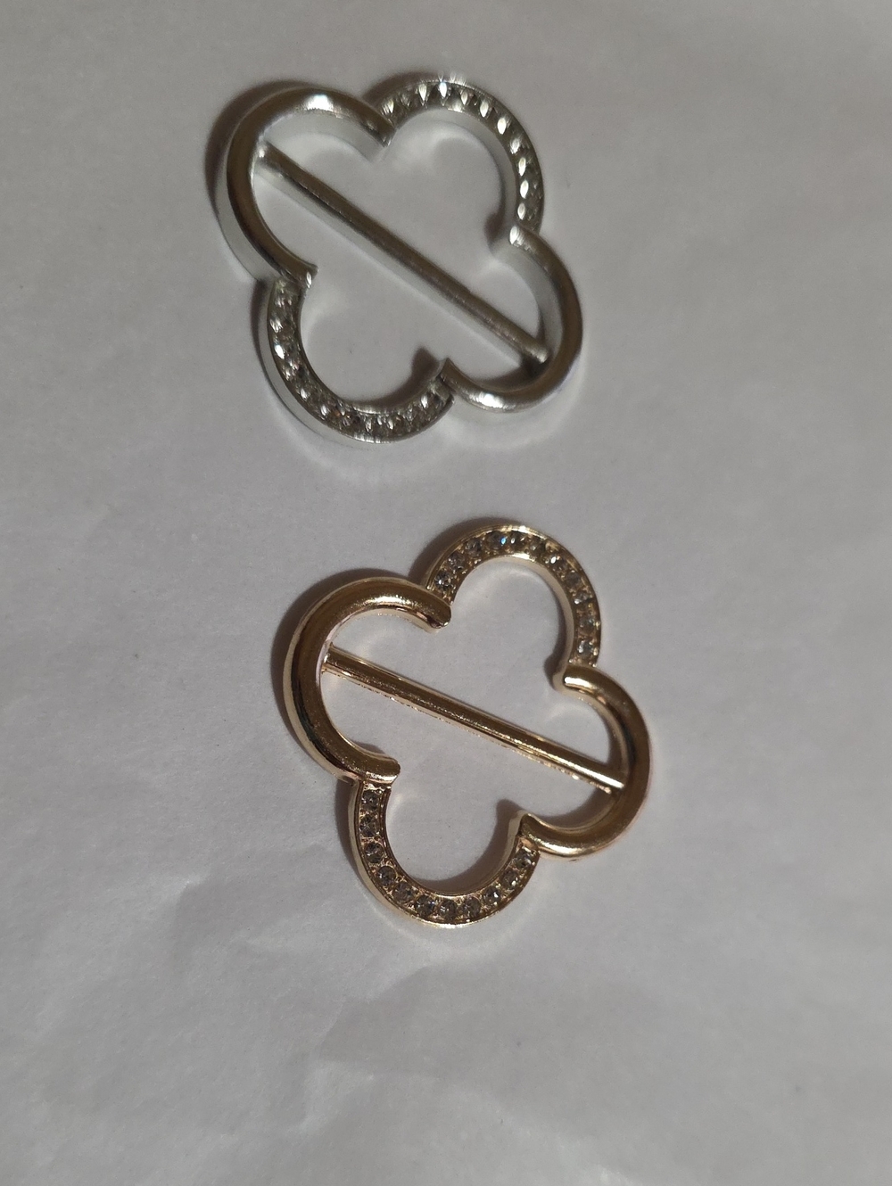 10. CLOVER RHINESTONE TEE SCARF SLIDE